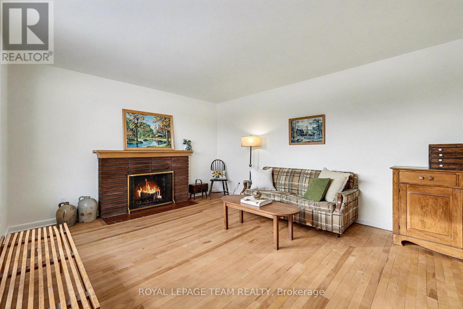 733 Halstead Street, Ottawa, Ontario  K1G 1M5 - Photo 5 - X12639302