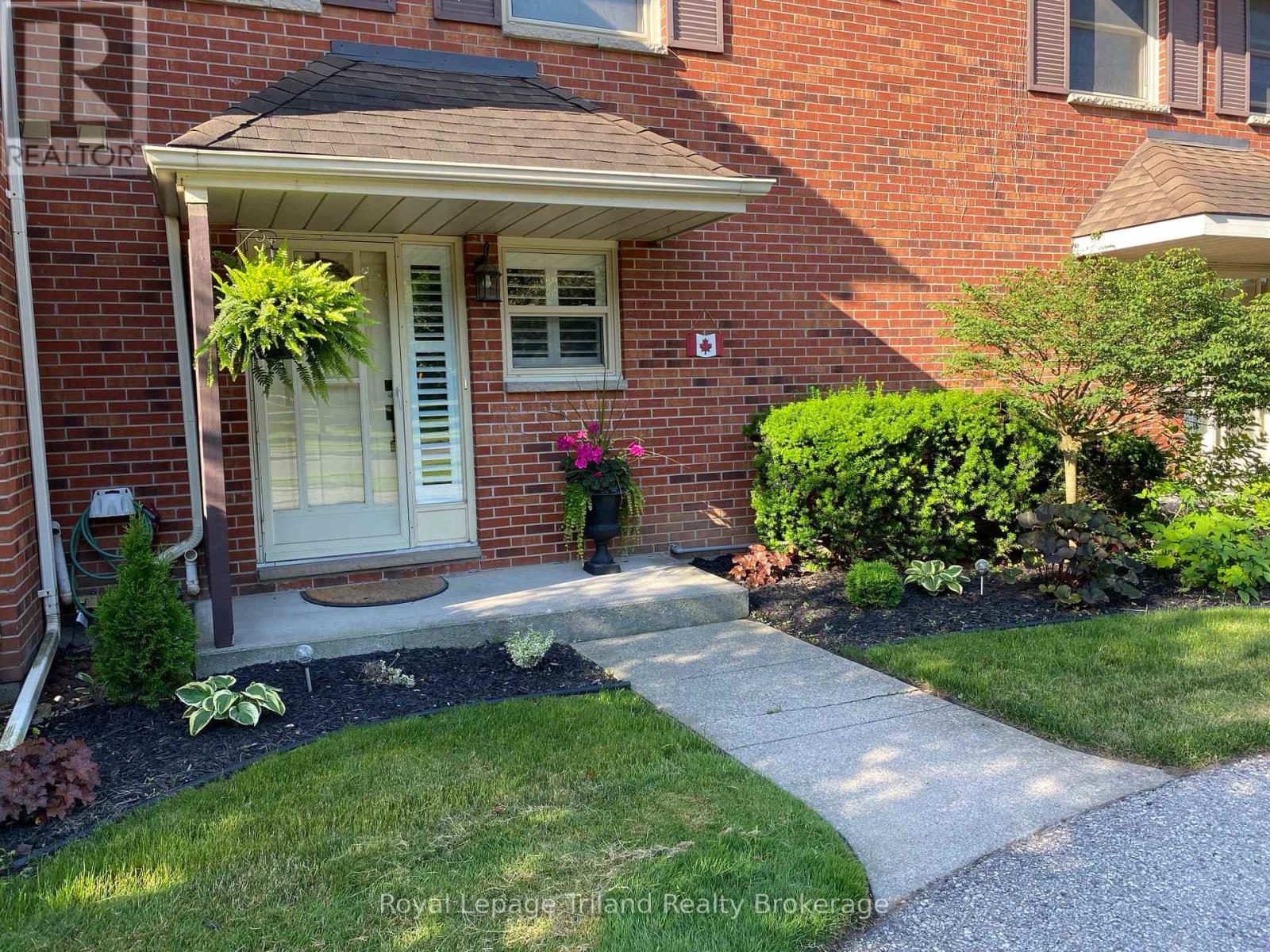 538 Ingersoll Avenue, Woodstock, Ontario  N4S 4Y2 - Photo 8 - X12639350