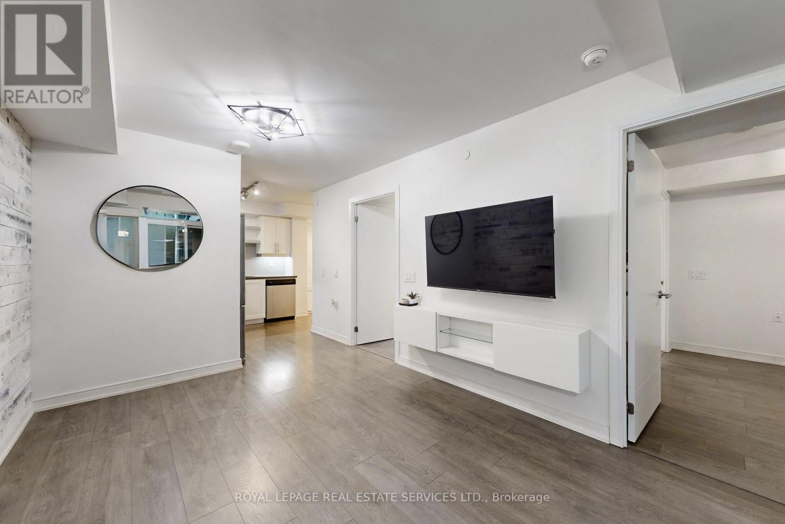 601 - 525 Adelaide Street W, Toronto, Ontario  M5V 0N7 - Photo 4 - C12639288