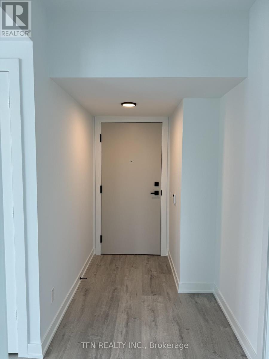 3707 - 327 King Street W, Toronto, Ontario  M5V 0W7 - Photo 3 - C12639296