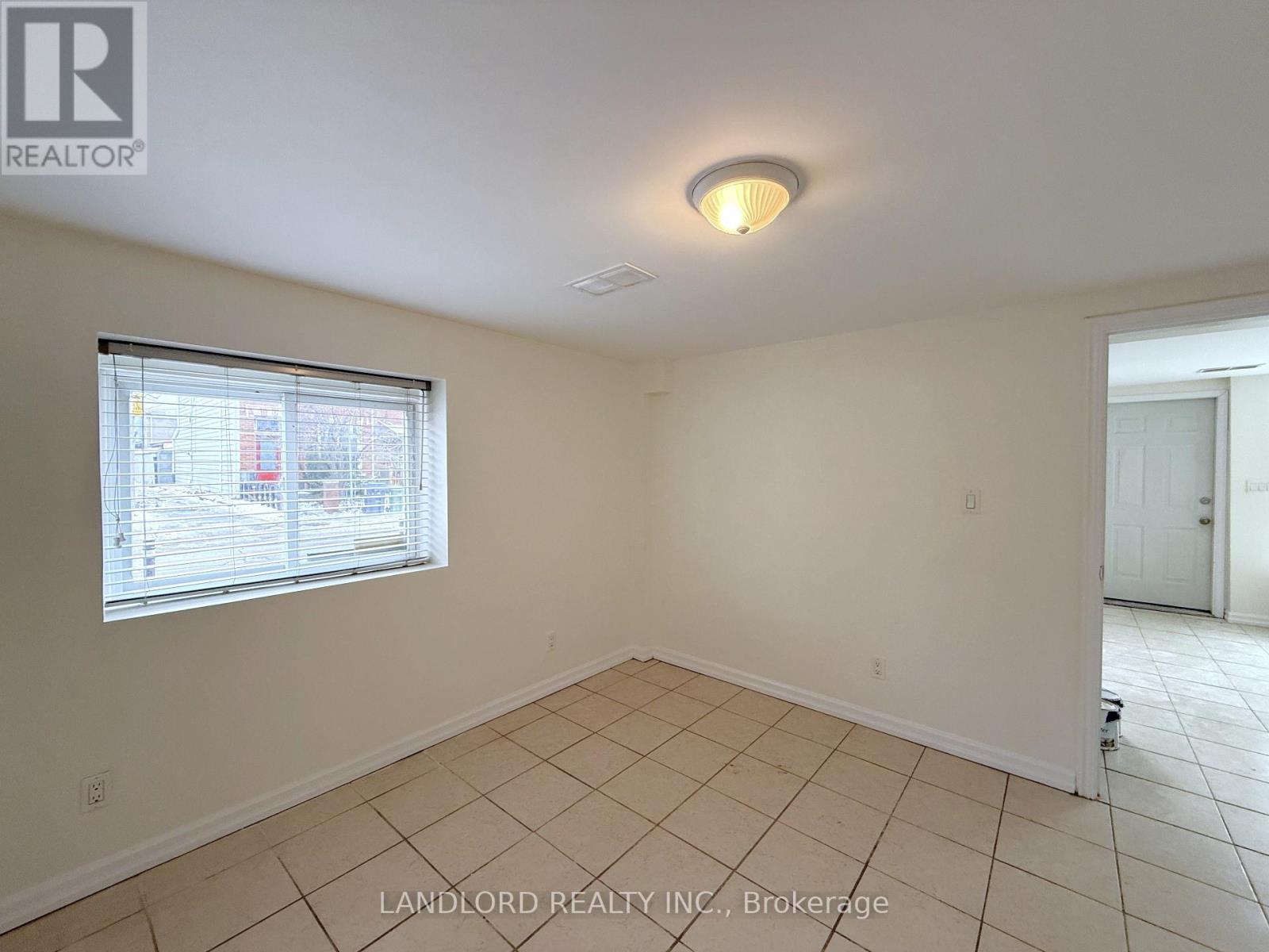 3 - 1 Clinton Street, Toronto, Ontario  M6J 2N8 - Photo 9 - C12639310