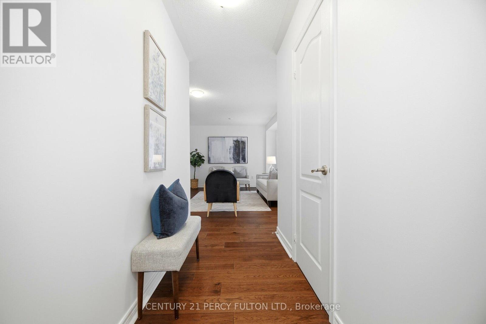 5 Waldron Court, Ajax, Ontario  L1T 4X2 - Photo 4 - E12639268