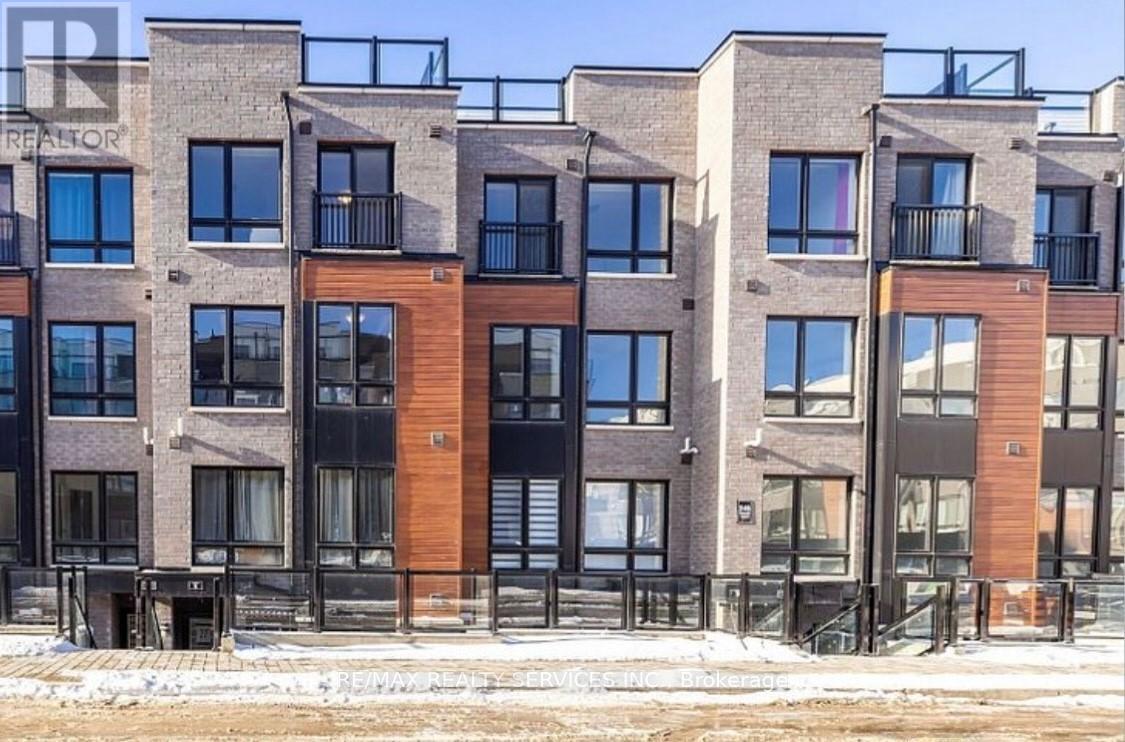 15 - 245 MCLEVIN AVENUE, Toronto, Ontario