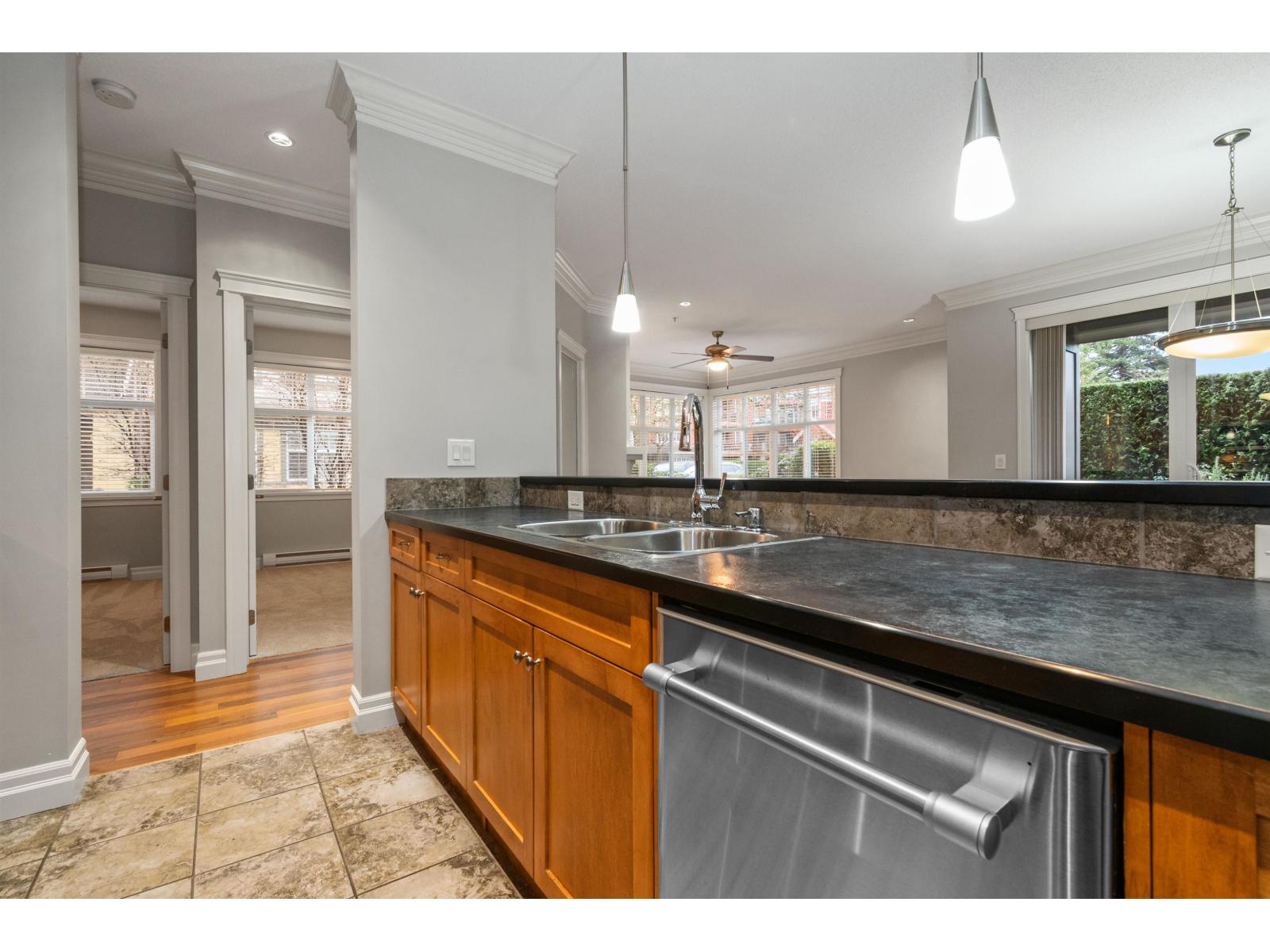 101c 45595 Tamihi Way, Garrison Crossing, Chilliwack, British Columbia  V2R 0G3 - Photo 6 - R3074288