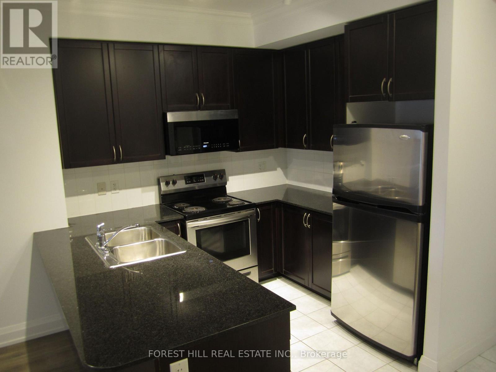 402 - 83 WOODBRIDGE AVENUE, Vaughan, Ontario