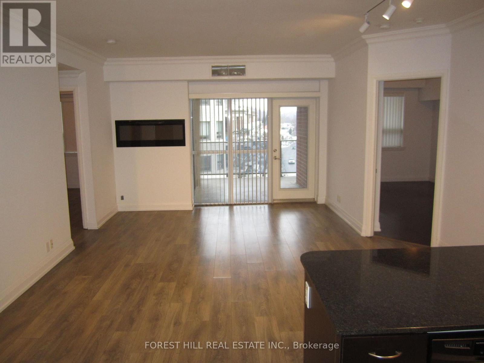 402 - 83 Woodbridge Avenue, Vaughan, Ontario  L4L 2S6 - Photo 2 - N12639340