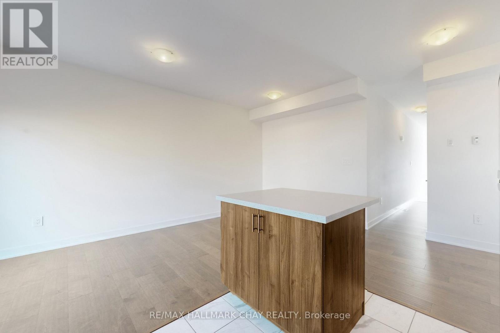 37 Turnberry Lane, Barrie (Painswick South), Ontario  L9J 0M8 - Photo 10 - S12639266