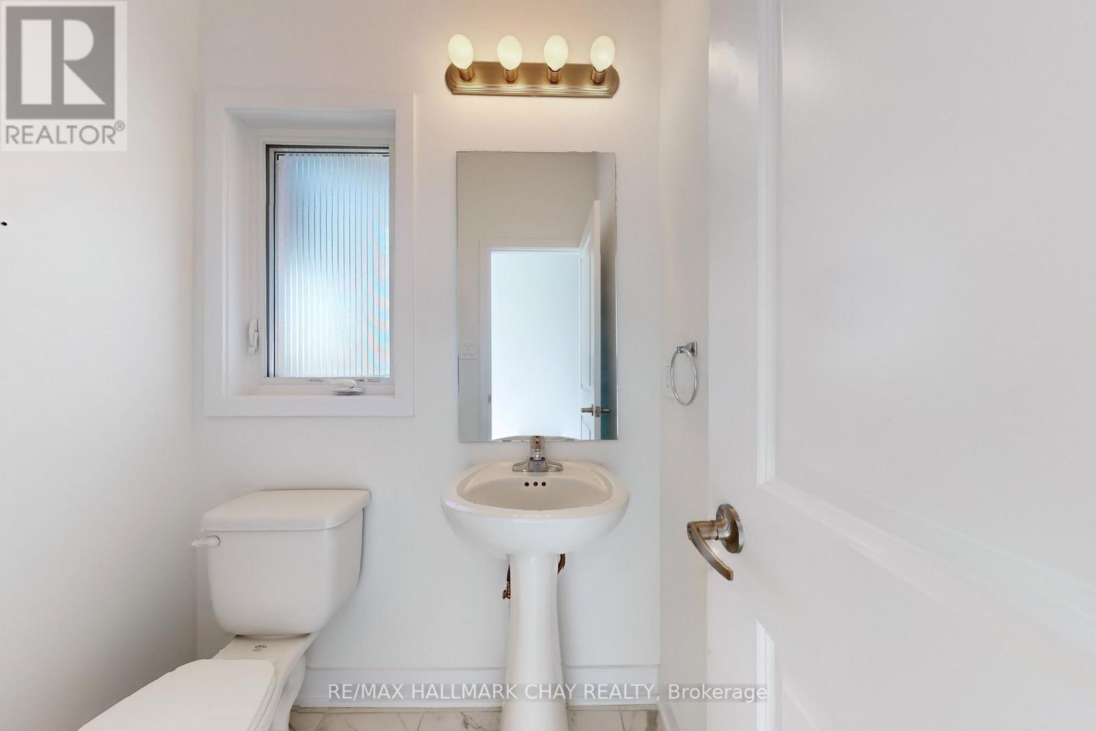 37 Turnberry Lane, Barrie (Painswick South), Ontario  L9J 0M8 - Photo 11 - S12639266