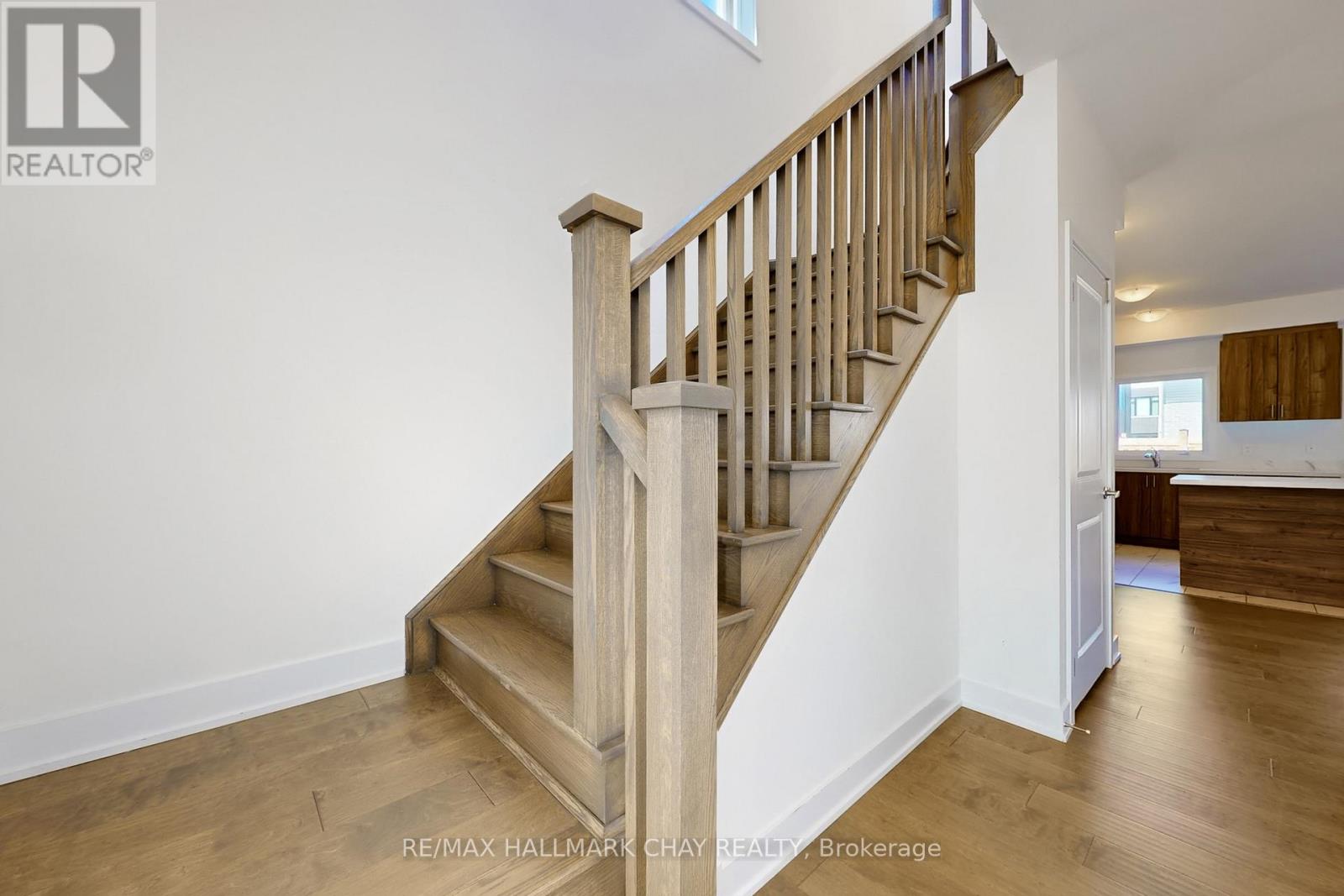 37 Turnberry Lane, Barrie (Painswick South), Ontario  L9J 0M8 - Photo 12 - S12639266