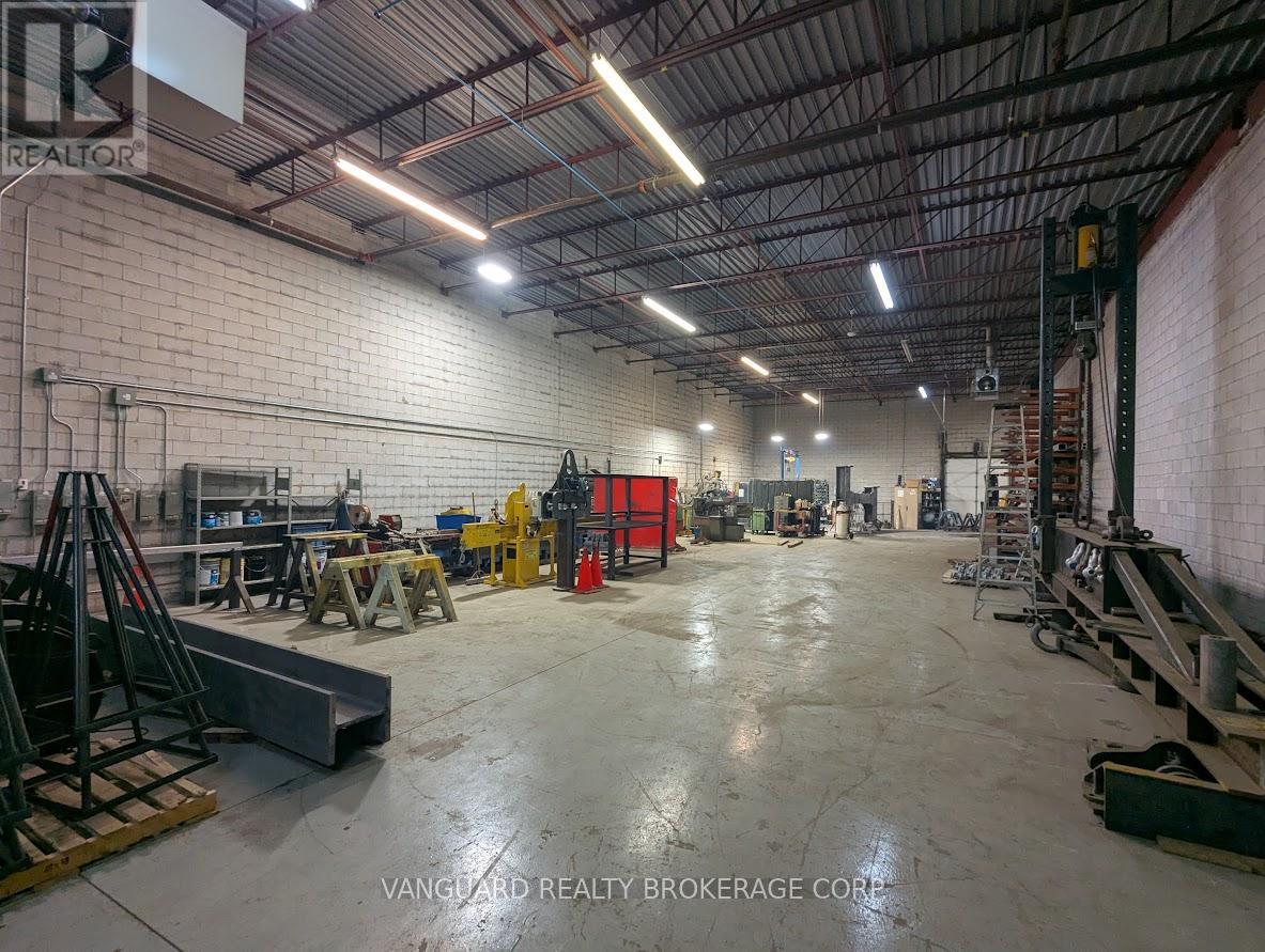 8 - 1750 Courtneypark Drive, Mississauga, Ontario  L5T 1W1 - Photo 8 - W12424884