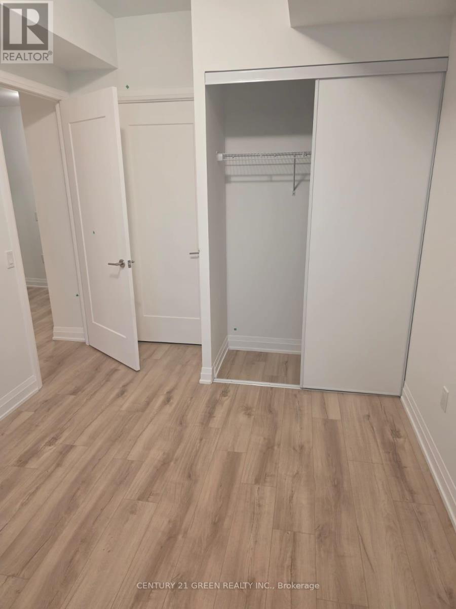 #325 - 412 Silver Maple Road, Oakville, Ontario  L6H 7X8 - Photo 2 - W12639272