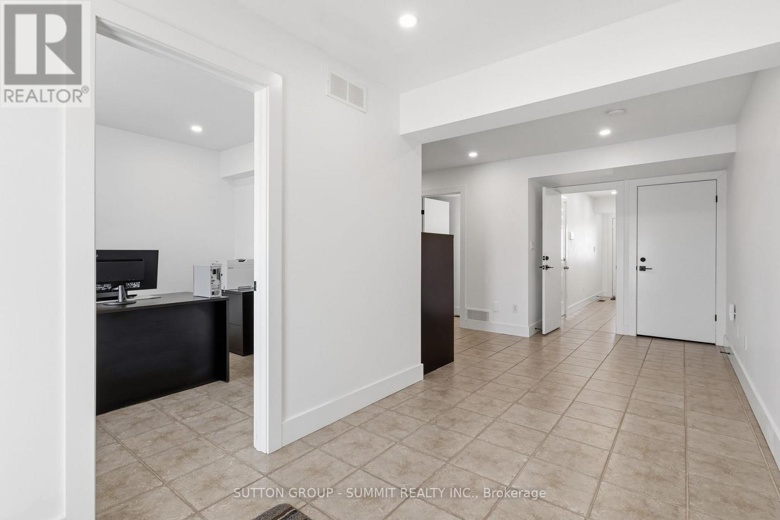 7 - 1253 Silvan Forest Drive, Burlington, Ontario  L7M 0B7 - Photo 13 - W12639320