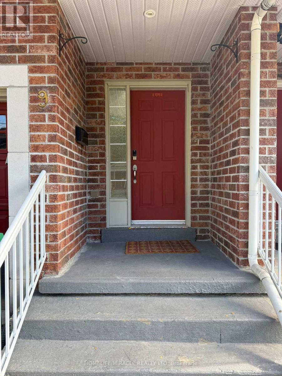 9 JOSEPH STREET, Brampton, Ontario