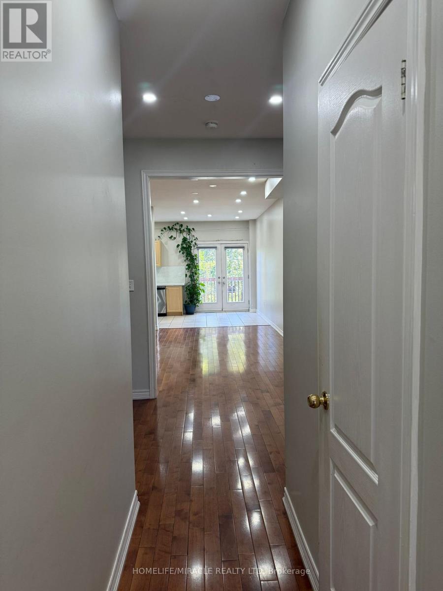 9 Joseph Street, Brampton, Ontario  L6X 0J3 - Photo 2 - W12639334