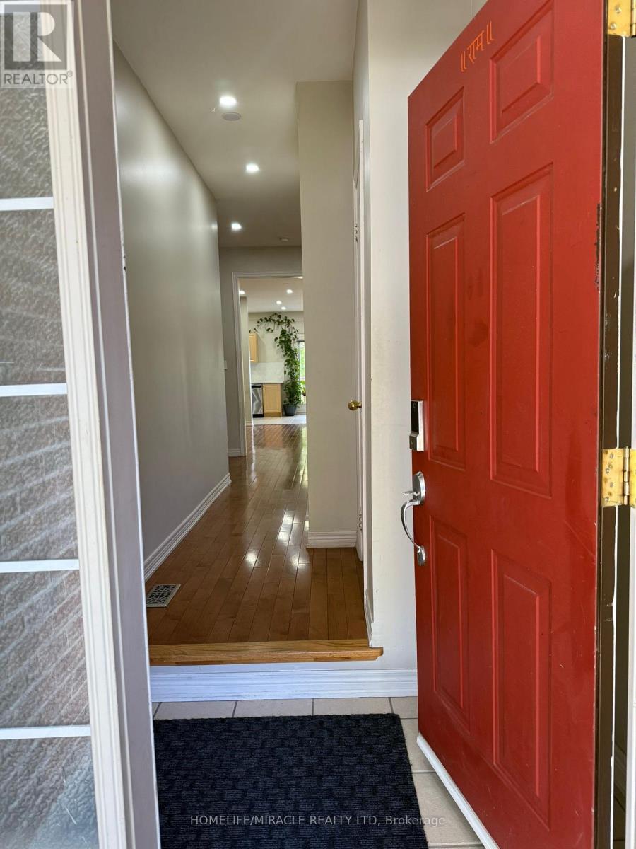 9 Joseph Street, Brampton, Ontario  L6X 0J3 - Photo 3 - W12639334