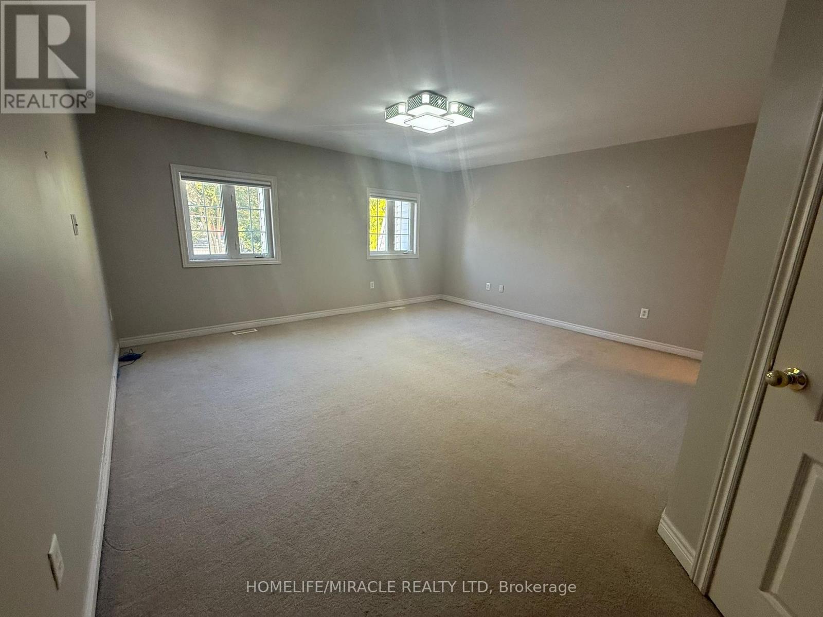 9 Joseph Street, Brampton, Ontario  L6X 0J3 - Photo 8 - W12639334