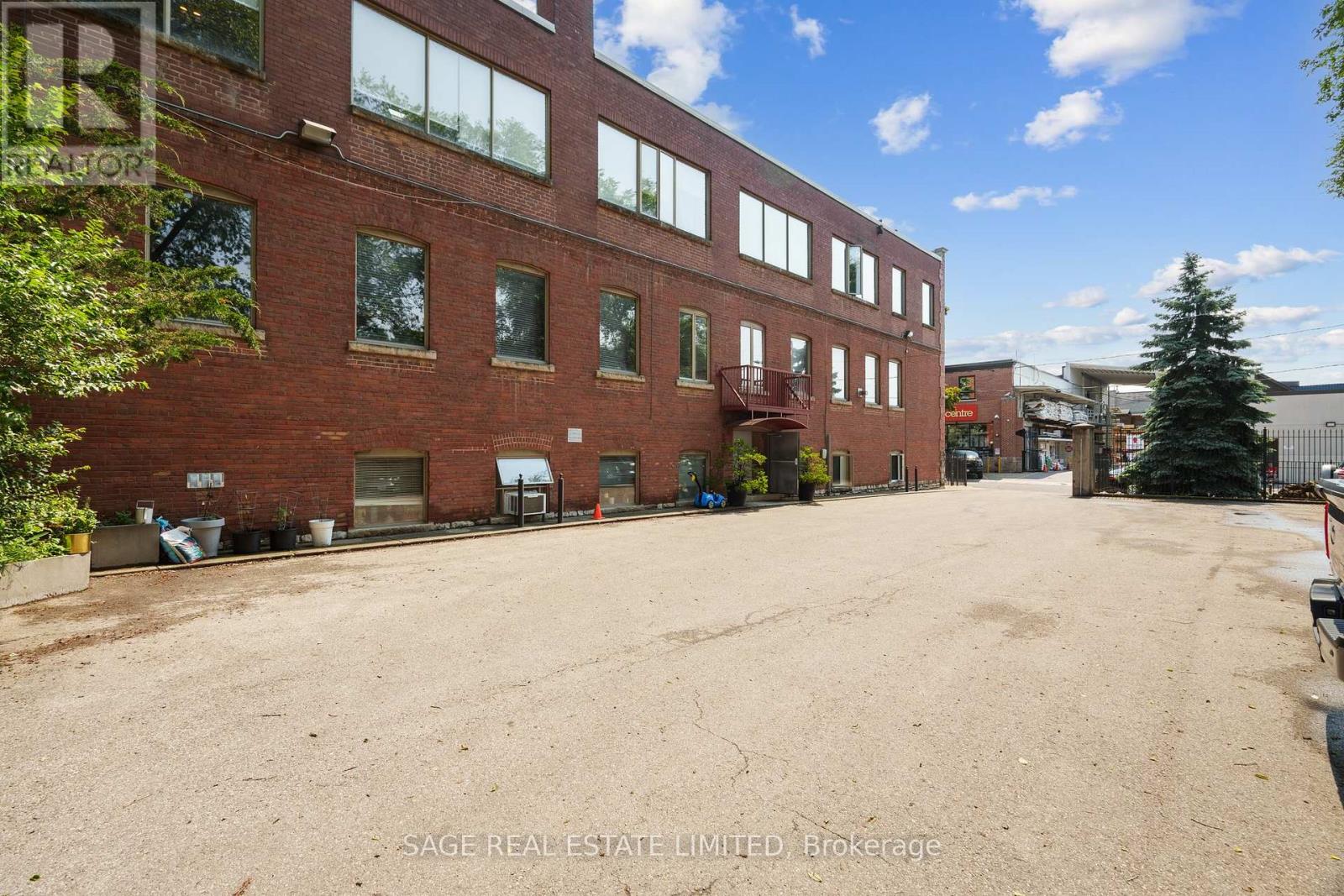 204 - 10 Morrow Avenue, Toronto (Roncesvalles), Ontario  M6R 2J1 - Photo 5 - W12639336