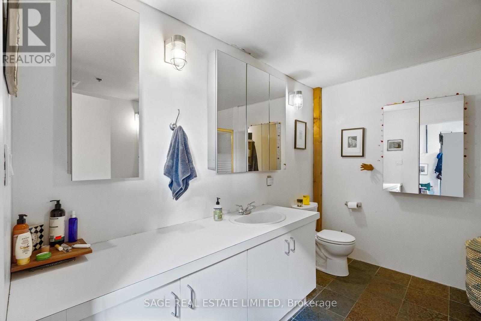 204 - 10 Morrow Avenue, Toronto (Roncesvalles), Ontario  M6R 2J1 - Photo 8 - W12639336