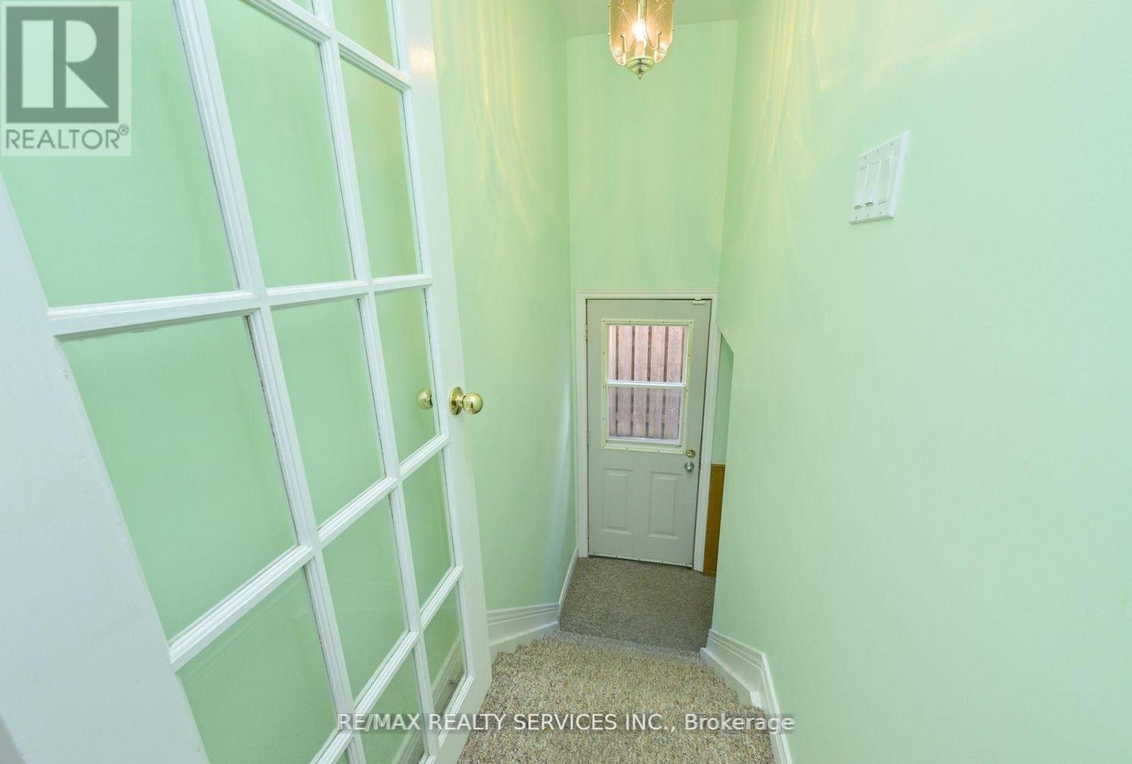 31 Brisco Street, Brampton, Ontario  L6V 1X1 - Photo 16 - W12639346