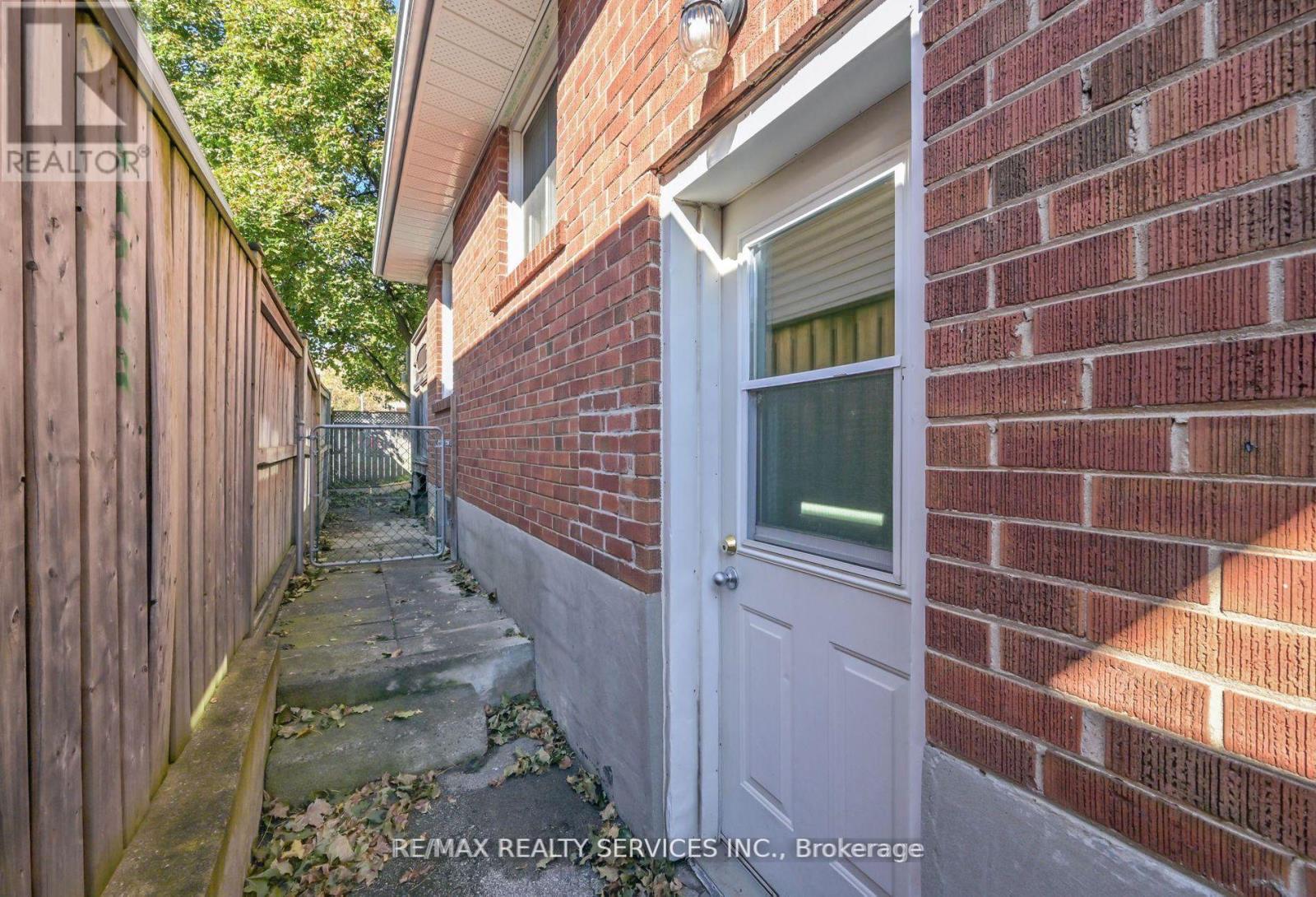 31 Brisco Street, Brampton, Ontario  L6V 1X1 - Photo 26 - W12639346