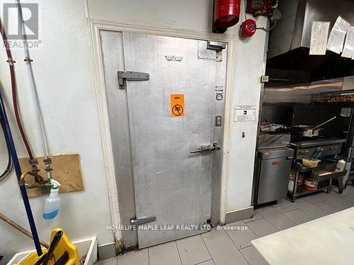 5 - 168 Kennedy Road S, Brampton, Ontario L6W 3G6 - Photo 8 - W12639358