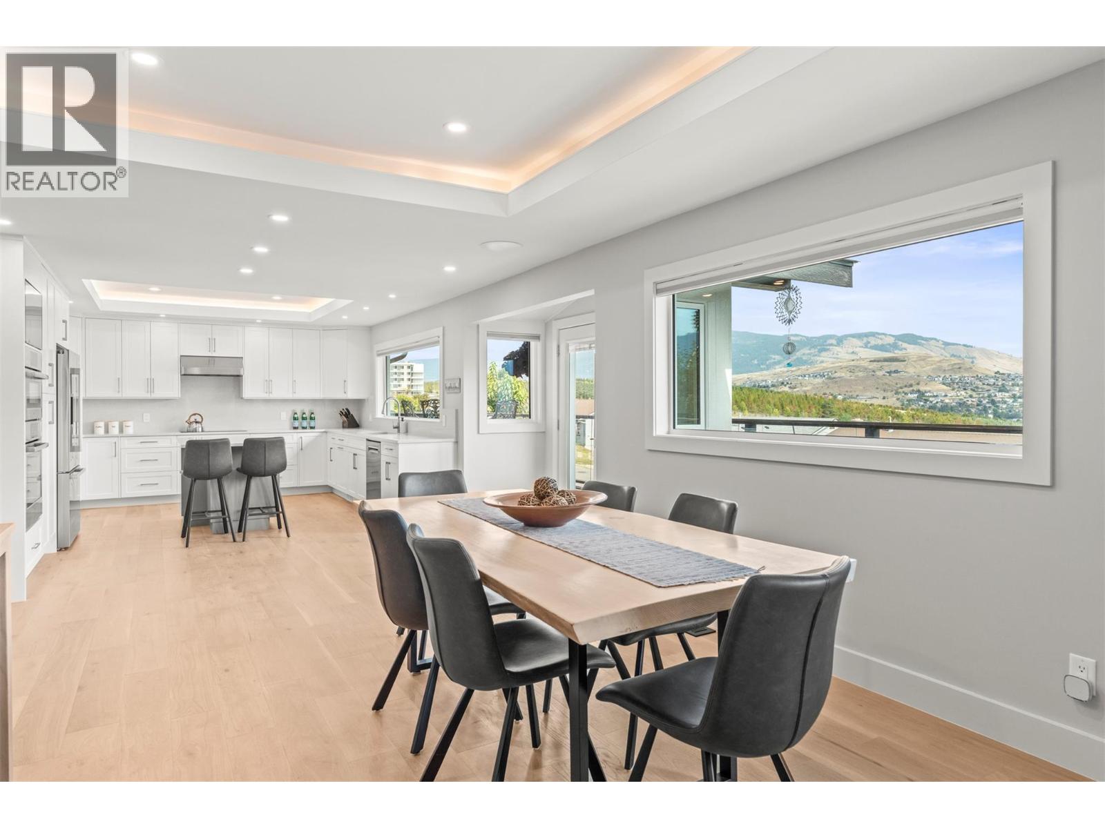 8990 College Drive, Coldstream, British Columbia  V1B 2P6 - Photo 11 - 10371290