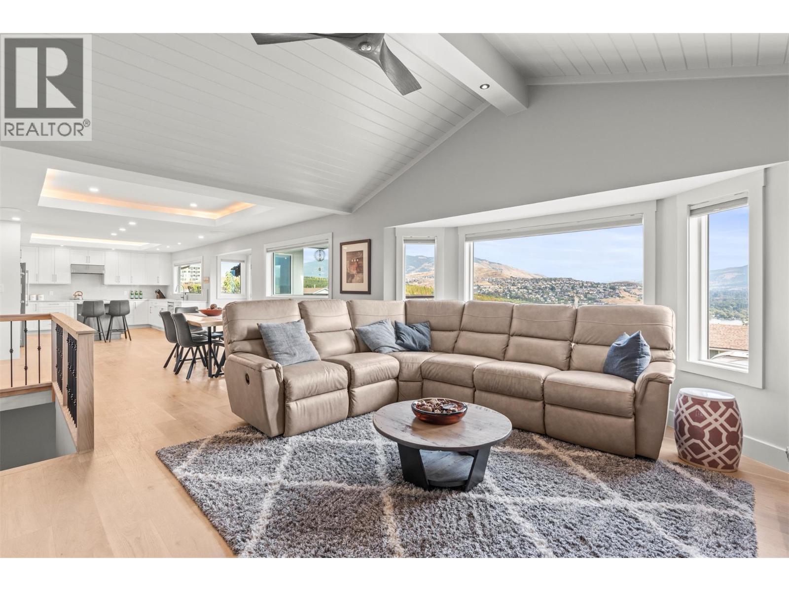 8990 College Drive, Coldstream, British Columbia  V1B 2P6 - Photo 14 - 10371290