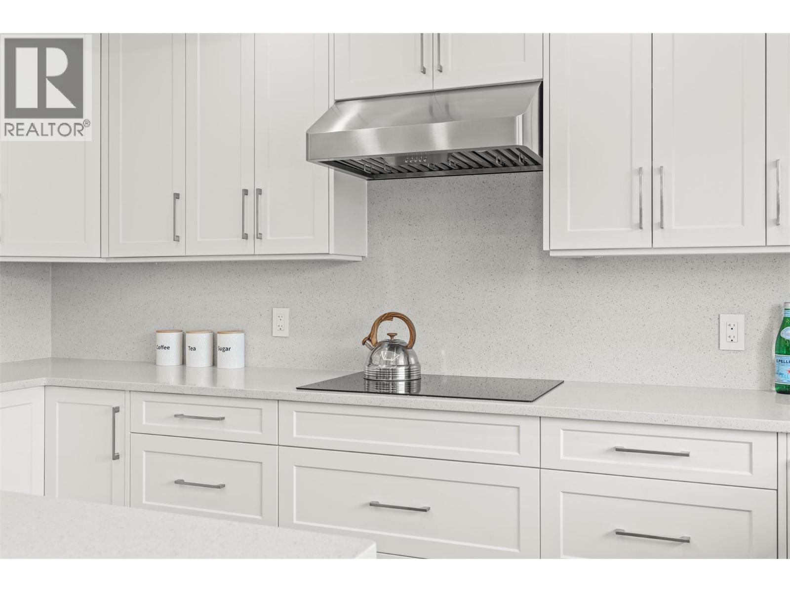 8990 College Drive, Coldstream, British Columbia  V1B 2P6 - Photo 7 - 10371290