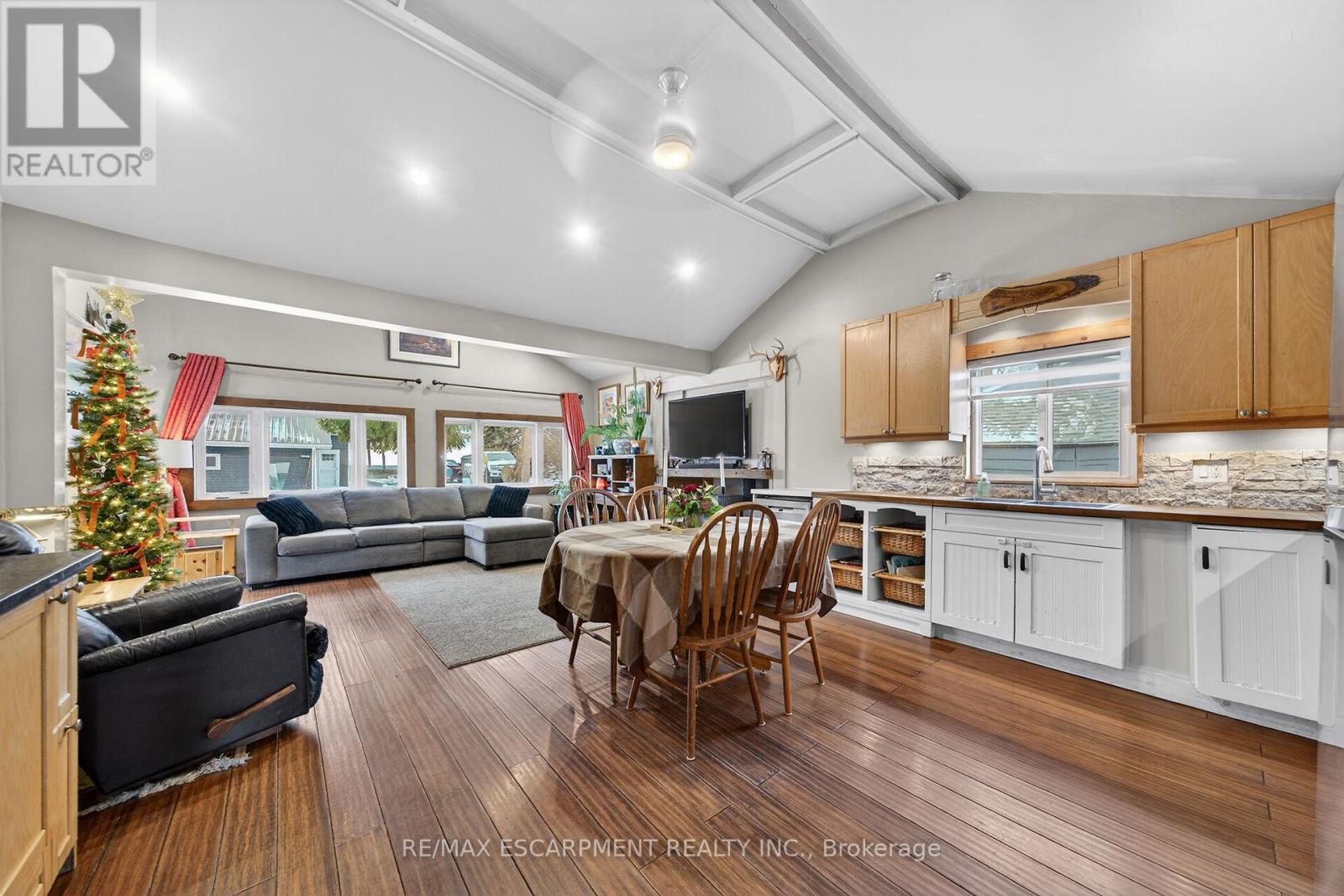 1457 Lakeshore Road, Haldimand, Ontario  N0A 1P0 - Photo 20 - X12639276