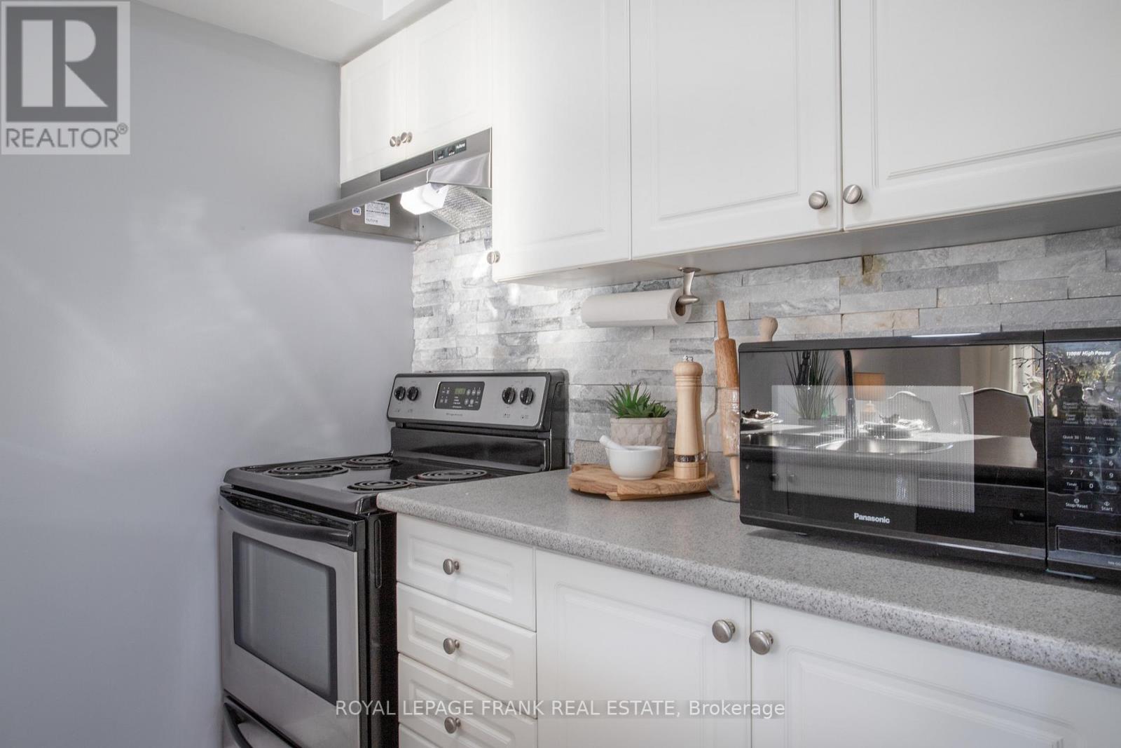 301 - 132 Aspen Springs Drive, Clarington, Ontario  L1C 0H1 - Photo 16 - E12639412