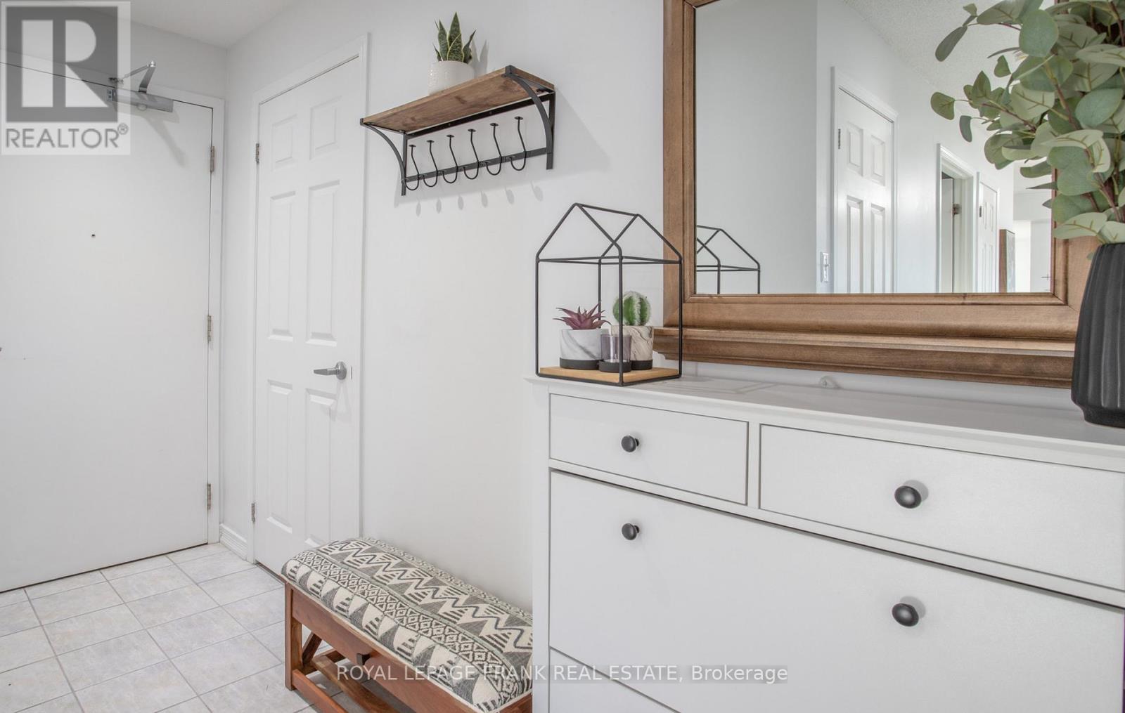 301 - 132 Aspen Springs Drive, Clarington, Ontario  L1C 0H1 - Photo 4 - E12639412