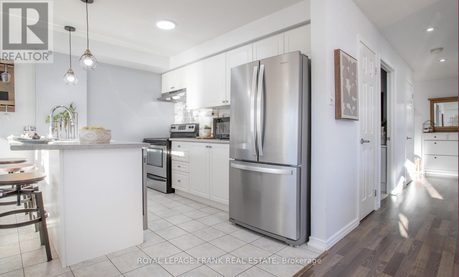 301 - 132 Aspen Springs Drive, Clarington, Ontario  L1C 0H1 - Photo 9 - E12639412