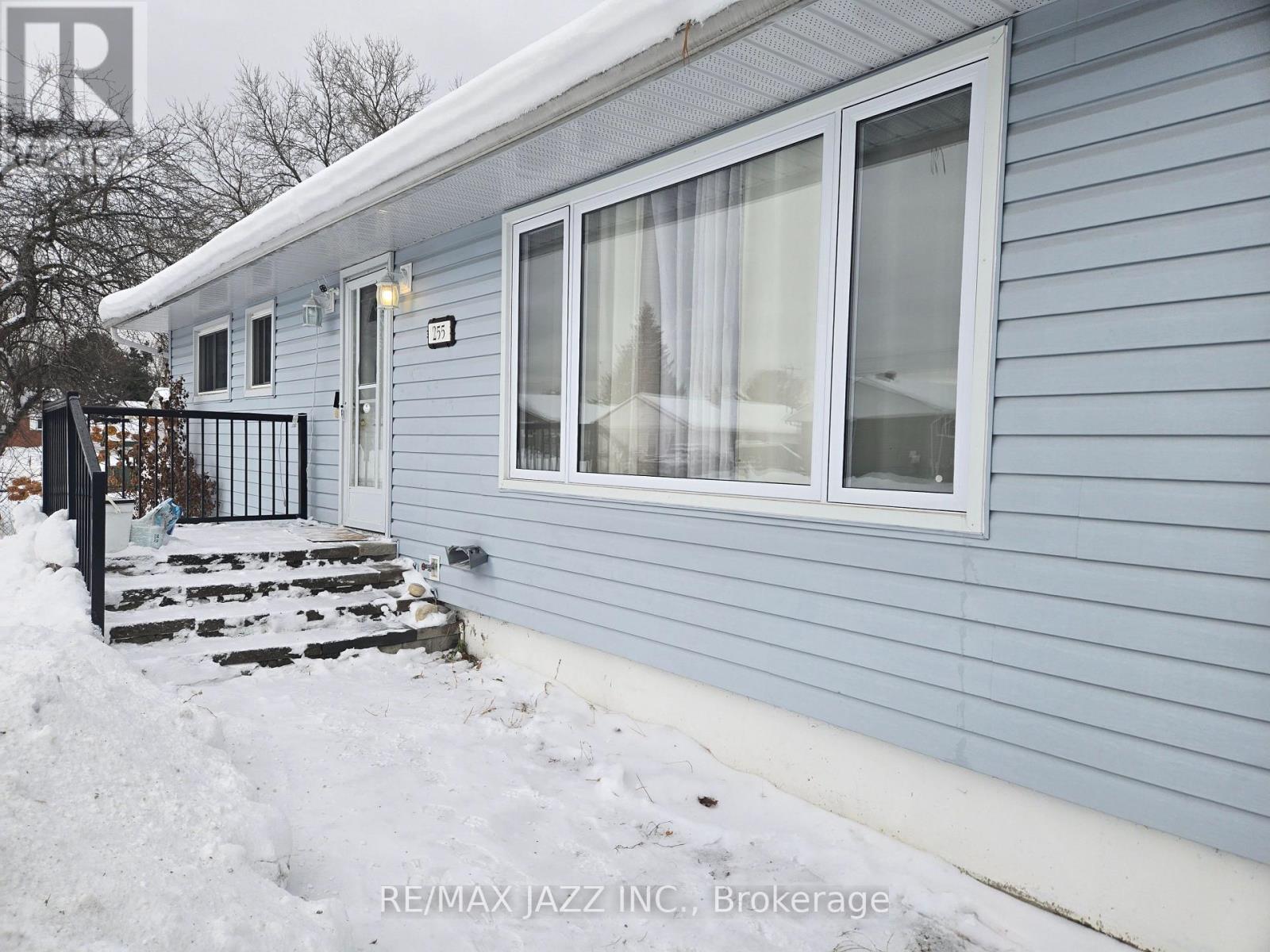 255 Mississauga Avenue, Elliot Lake, Ontario  P5A 1E8 - Photo 2 - X12639406