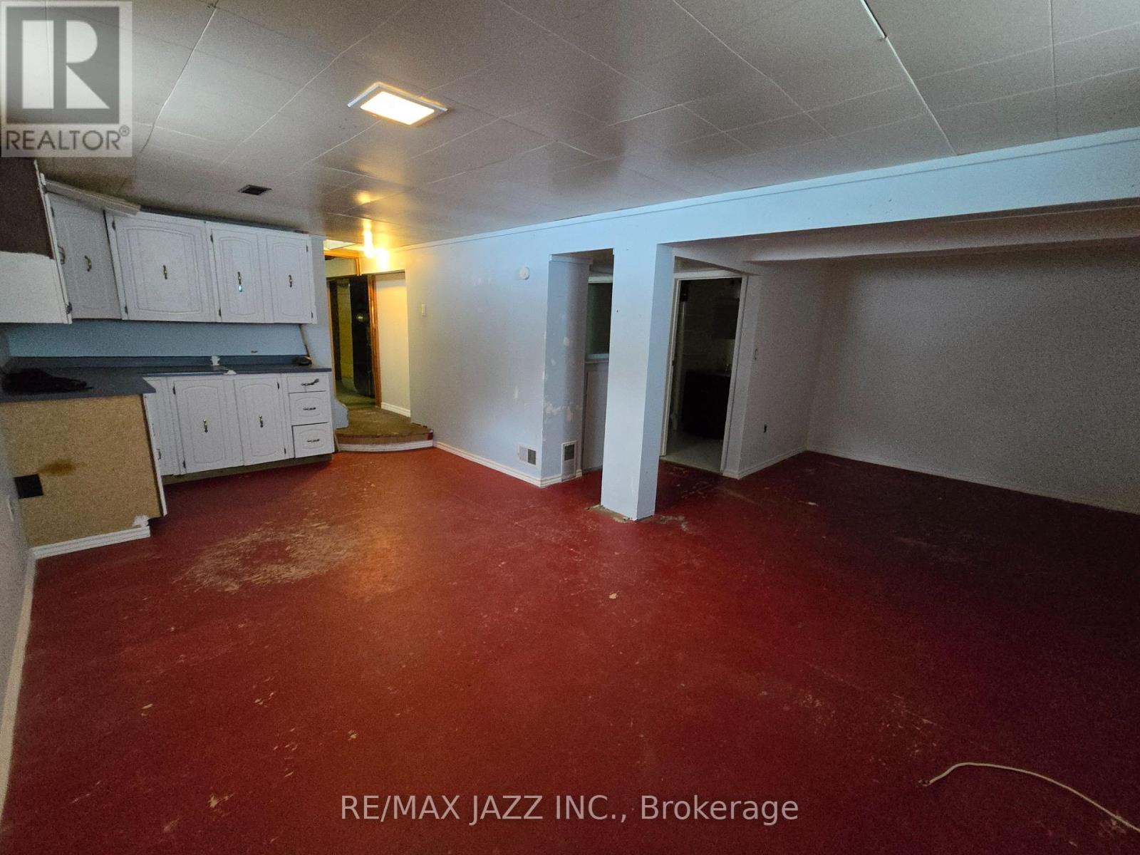 255 Mississauga Avenue, Elliot Lake, Ontario  P5A 1E8 - Photo 21 - X12639406