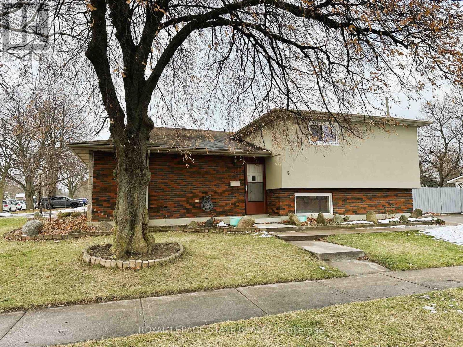 2 Country Club Drive, Hamilton, Ontario  L8K 5W2 - Photo 4 - X12630688