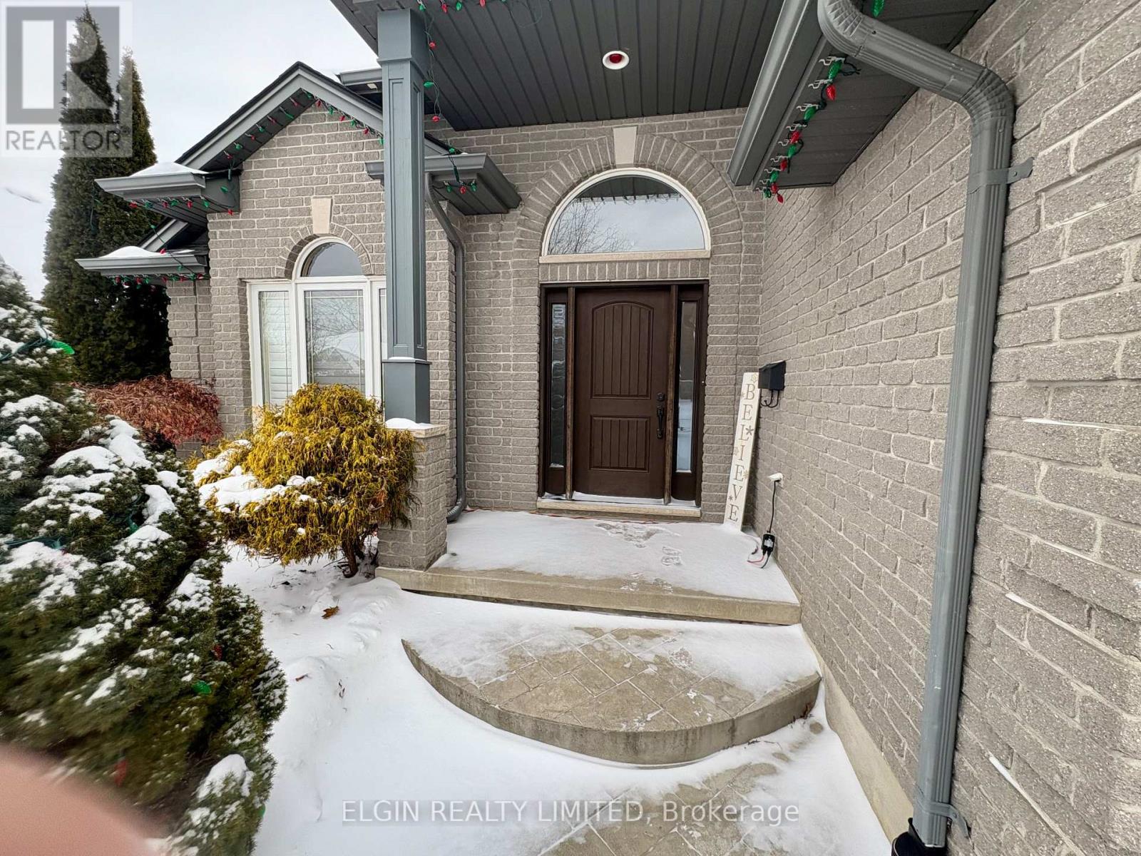 21 Oriole Lane, St. Thomas, Ontario  N5R 6K8 - Photo 2 - X12639374