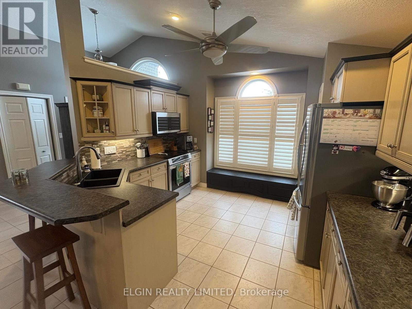 21 Oriole Lane, St. Thomas, Ontario  N5R 6K8 - Photo 9 - X12639374