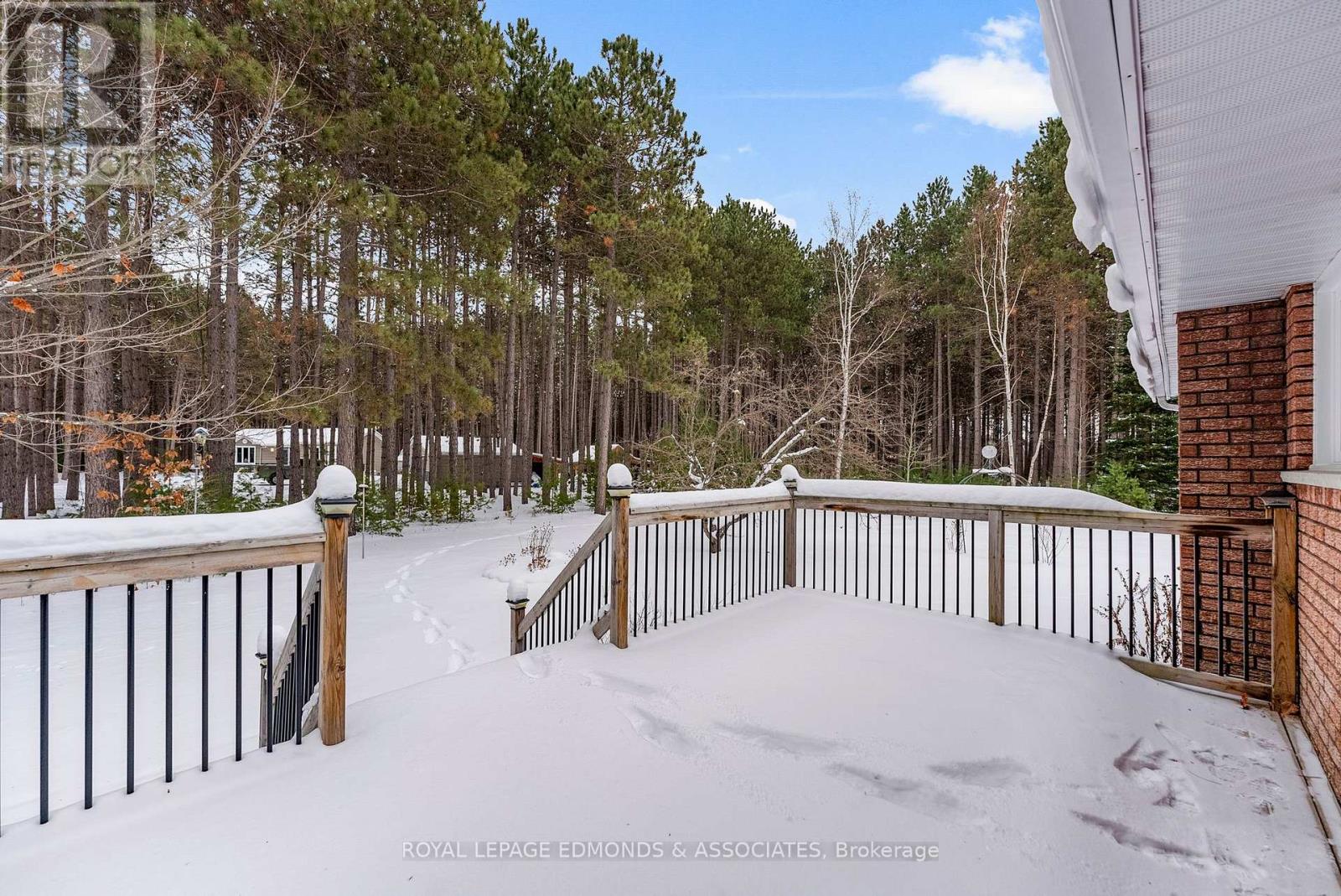 1137 Locksley Road, Laurentian Valley, Ontario  K8A 6W5 - Photo 34 - X12639424