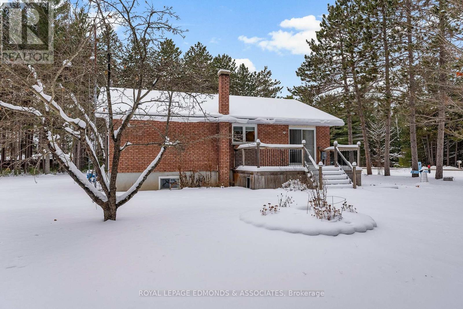 1137 Locksley Road, Laurentian Valley, Ontario  K8A 6W5 - Photo 36 - X12639424