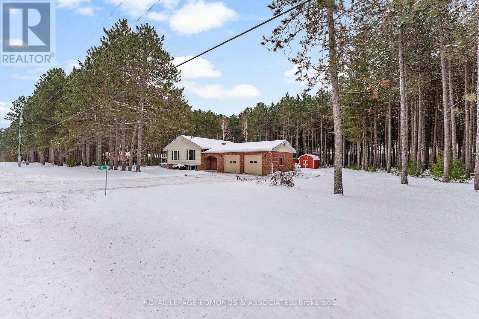 1137 Locksley Road, Laurentian Valley, Ontario  K8A 6W5 - Photo 40 - X12639424