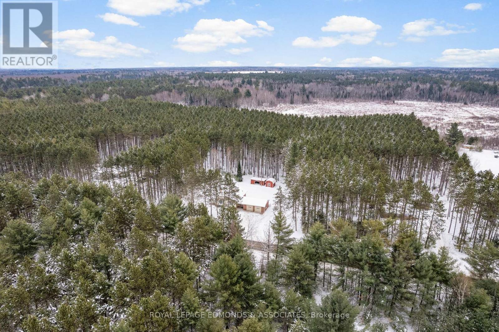 1137 Locksley Road, Laurentian Valley, Ontario  K8A 6W5 - Photo 42 - X12639424