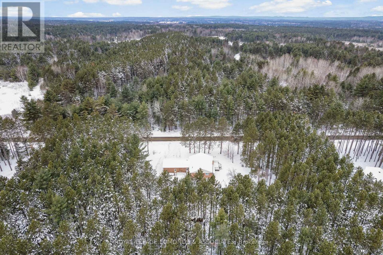 1137 Locksley Road, Laurentian Valley, Ontario  K8A 6W5 - Photo 43 - X12639424