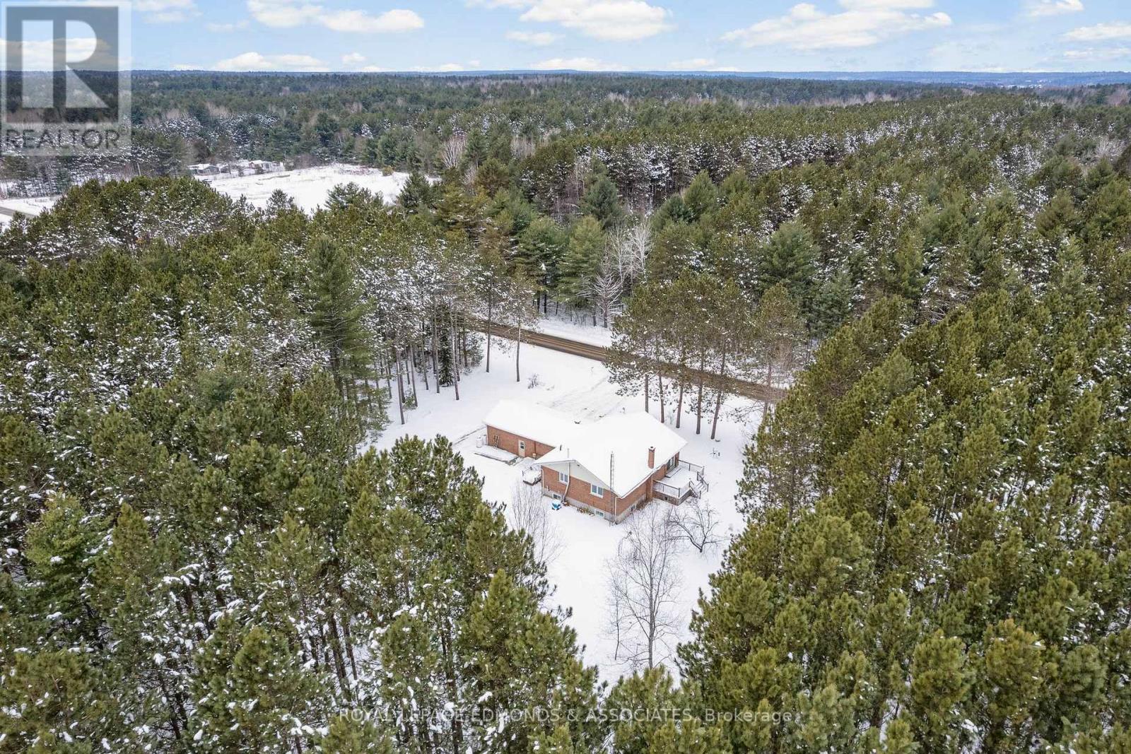 1137 Locksley Road, Laurentian Valley, Ontario  K8A 6W5 - Photo 44 - X12639424