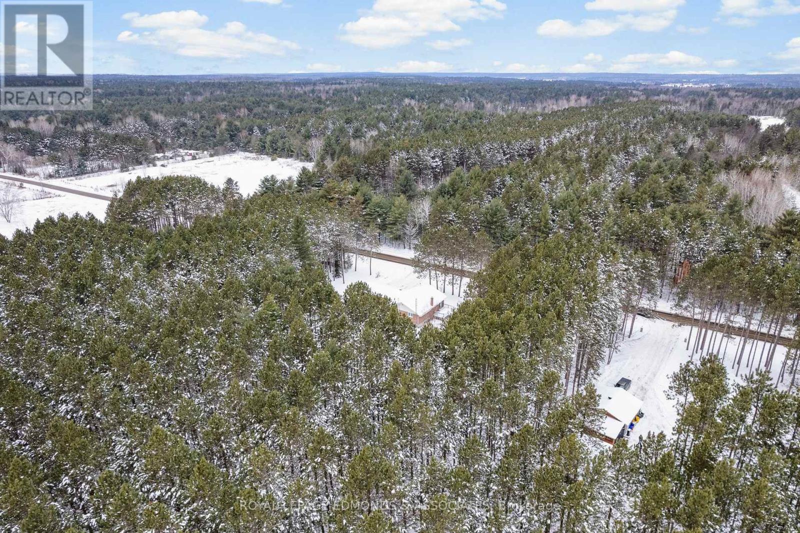 1137 Locksley Road, Laurentian Valley, Ontario  K8A 6W5 - Photo 45 - X12639424