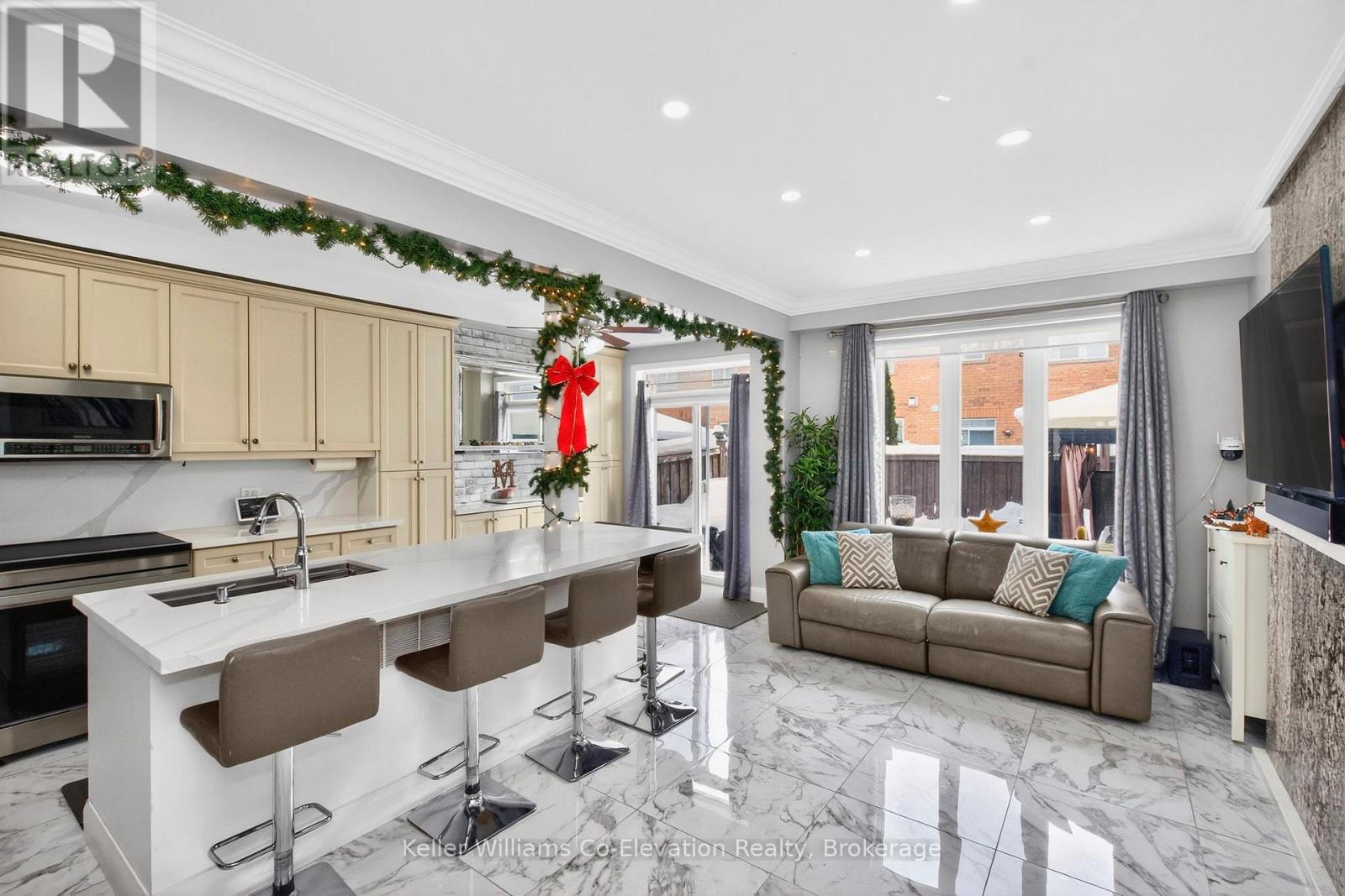 49 Gosnel Circle, Bradford West Gwillimbury, Ontario L3Z 0G2 - Photo 9 - N12639380