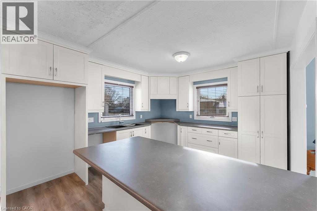 5932 Carlton Avenue, Niagara Falls, Ontario  L2G 5J5 - Photo 11 - 40794263