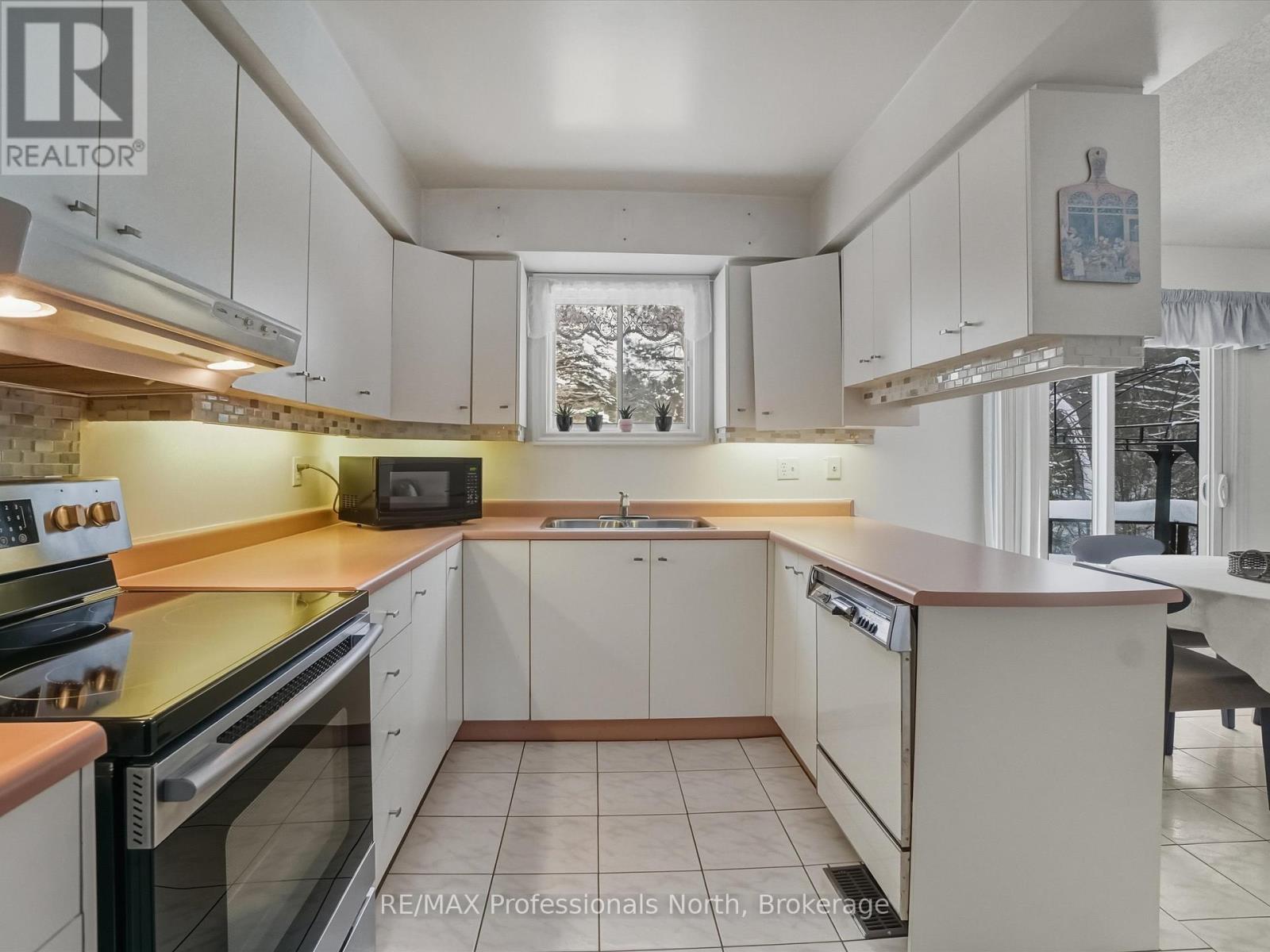 39 Catharine Street, Bracebridge, Ontario P1L 1B1 - Photo 14 - X12639430