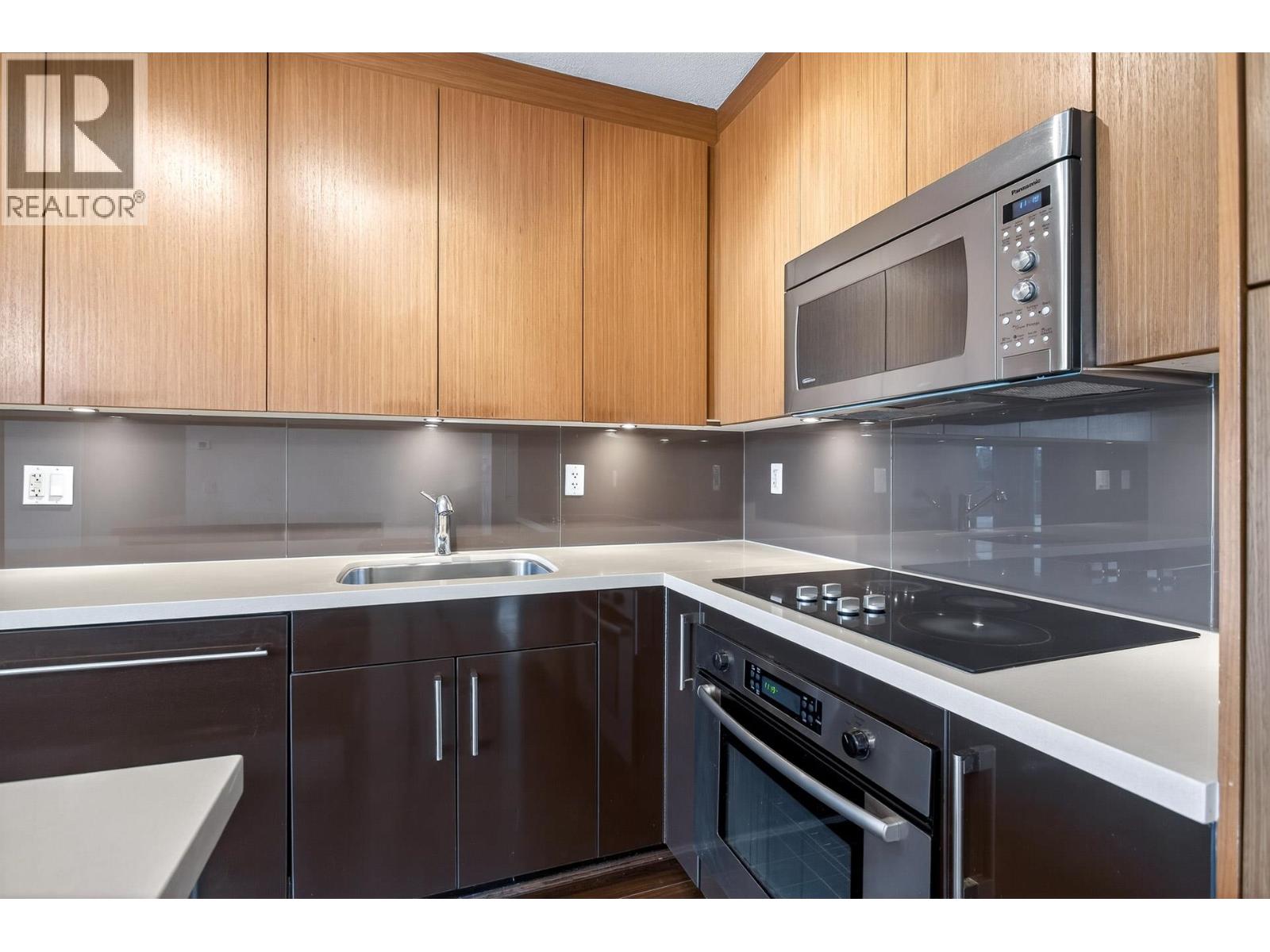 502 1833 Crowe Street, Vancouver, British Columbia  V5Y 0A2 - Photo 4 - R3074182