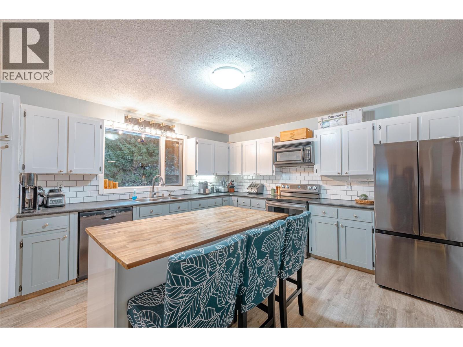 825 Ohlhausen Road, Revelstoke, British Columbia  V0E 2S0 - Photo 10 - 10370939