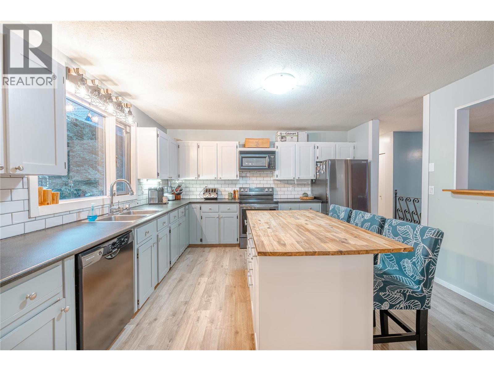 825 Ohlhausen Road, Revelstoke, British Columbia  V0E 2S0 - Photo 11 - 10370939